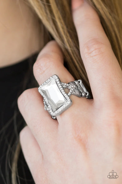 Paparazzi Glamour Icon - White Ring