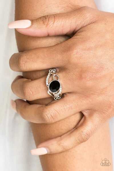 Paparazzi Couldn’t Care FLAWLESS - Black Ring