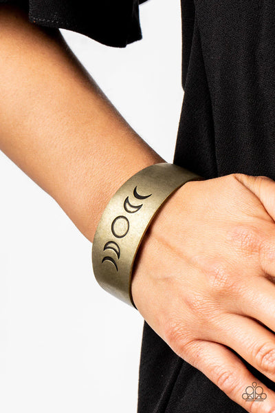 Paparazzi Lunar Effect - Brass Bracelet