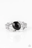 Paparazzi Couldn’t Care FLAWLESS - Black Ring
