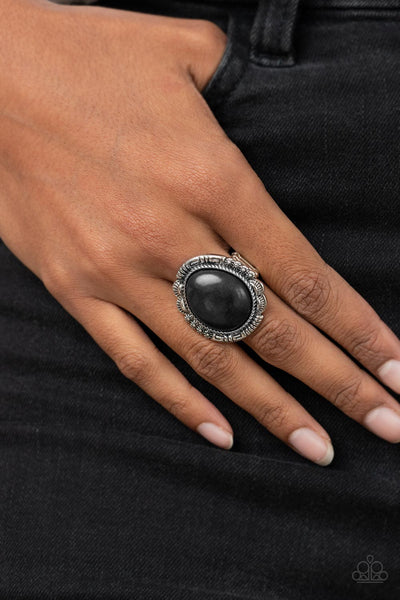 Paparazzi Salt of the Earth - Black Ring