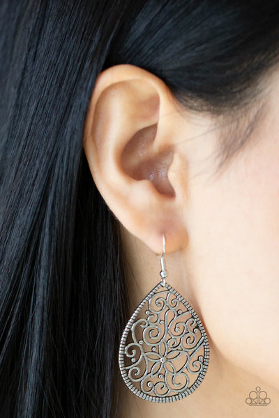 Paparazzi Tour de Garden - Silver Earrings