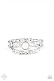 Paparazzi GLOW Me Away Ring
