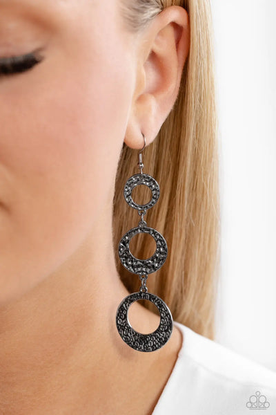 Paparazzi High Society Stunner - Black Earrings