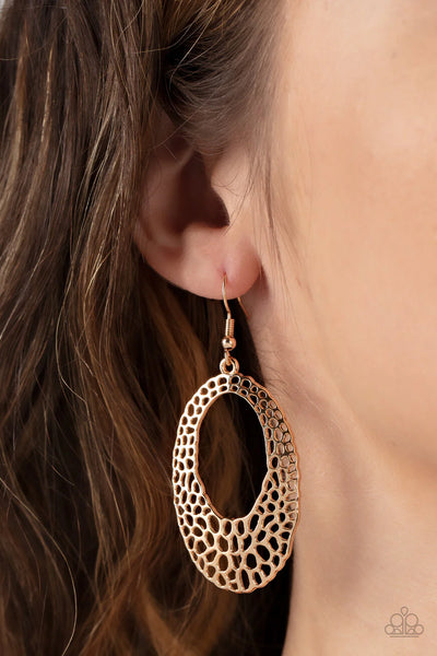 Paparazzi The HOLE Nine Yards - Gold Earrings