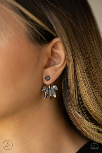Paparazzi Stunningly Striking - Black Post Earrings
