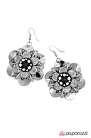 Paparazzi Midnight Garden - Black Earrings
