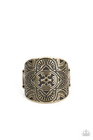 Paparazzi Argentine Arches - Brass Ring