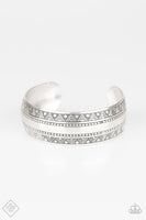 Paparazzi Desert Peaks - Silver Bracelet