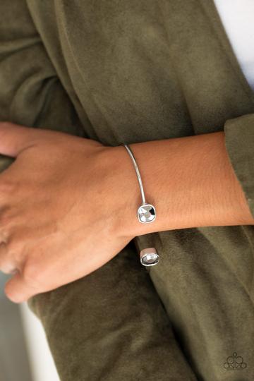 Paparazzi Totally Traditional - Silver Bracelet
