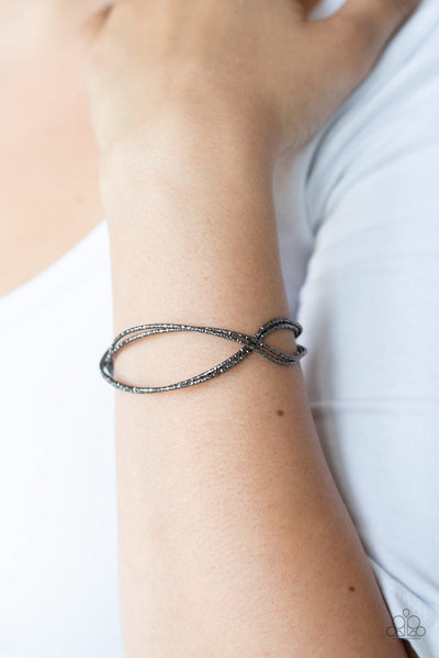 Paparazzi Bending Over Backwards - Black Bracelet