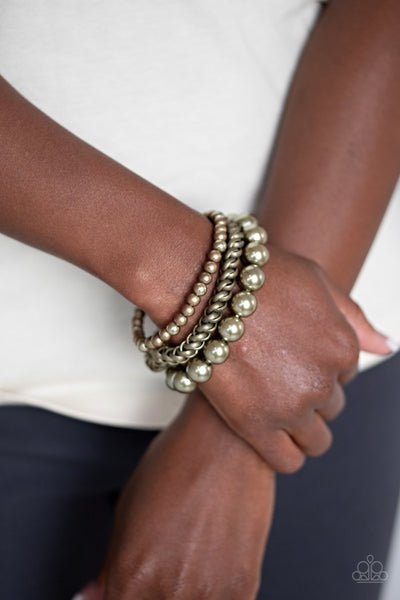 Paparazzi A PEARL-fect Ten - Brass Bracelet