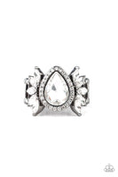 Paparazzi Really Regal - Black Ring