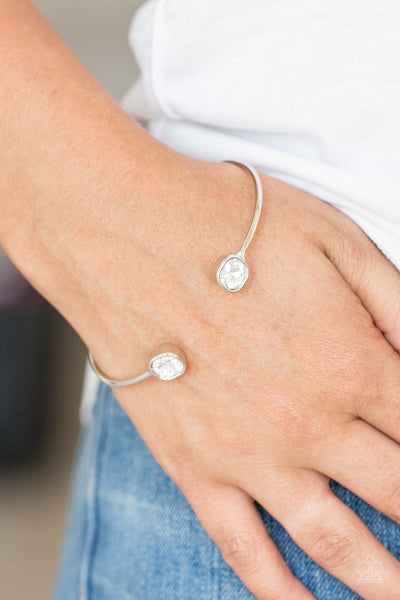 Paparazzi Totally Traditional - White Bracelet