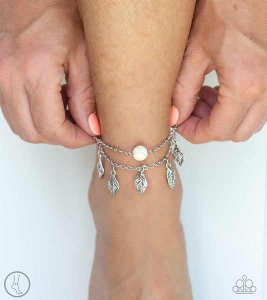 Paparazzi Earthy Explorer - White Anklet