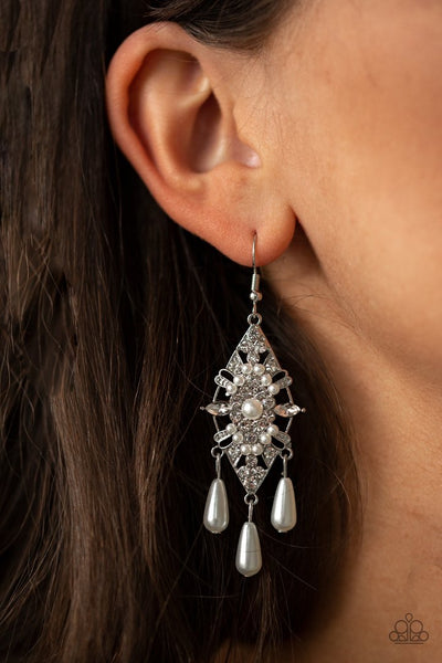 Paparazzi Majestic Mood - White Earrings