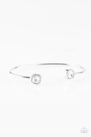 Paparazzi Totally Traditional - White Bracelet