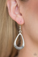 Paparazzi Trending Texture - Silver Earrings
