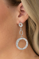 Paparazzi On The Glamour Scene - White Necklace