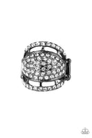 Paparazzi The Seven Figure Itch - Black Ring